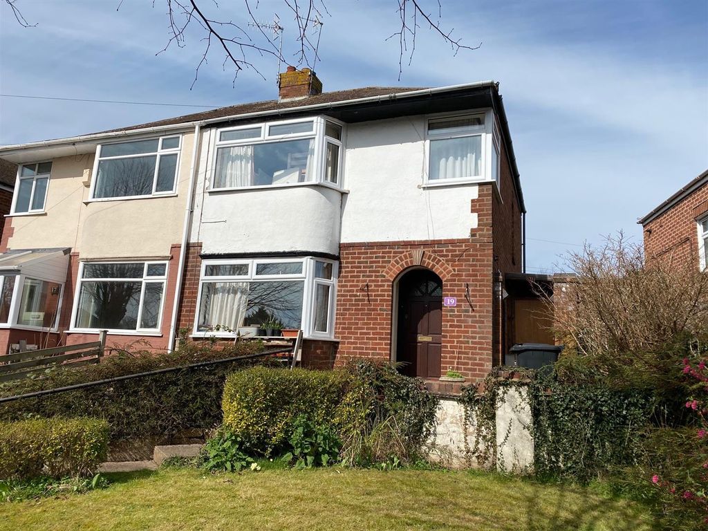 Property photo 1 of 13 19 Broadway Front.Jpg