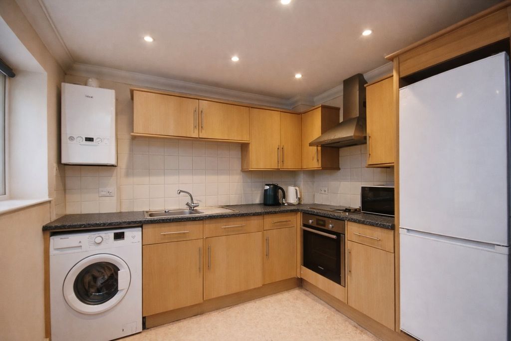 Property photo 2 of 8