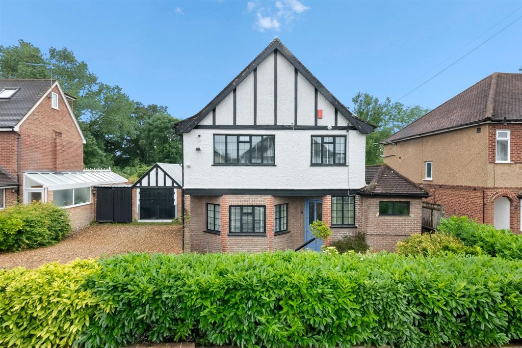 Property photo 1 of 34
