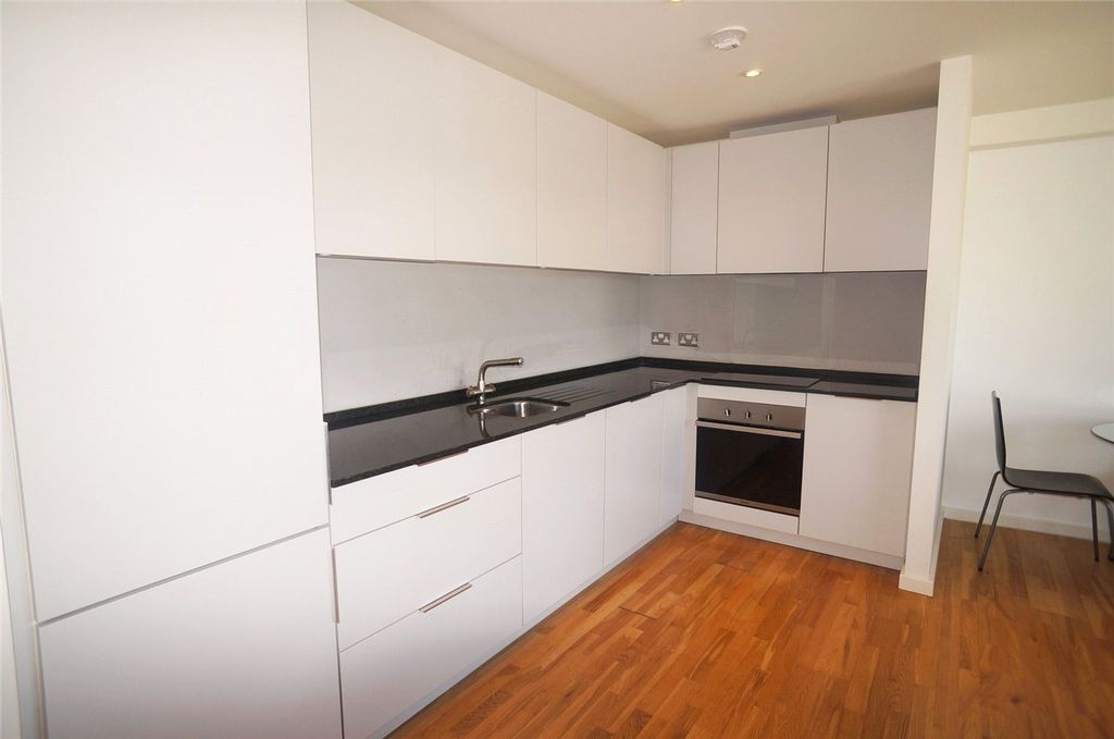 Property photo 2 of 9 Kitchen