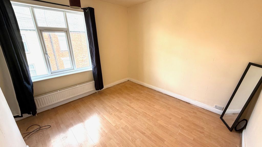 Property photo 3 of 7 Image