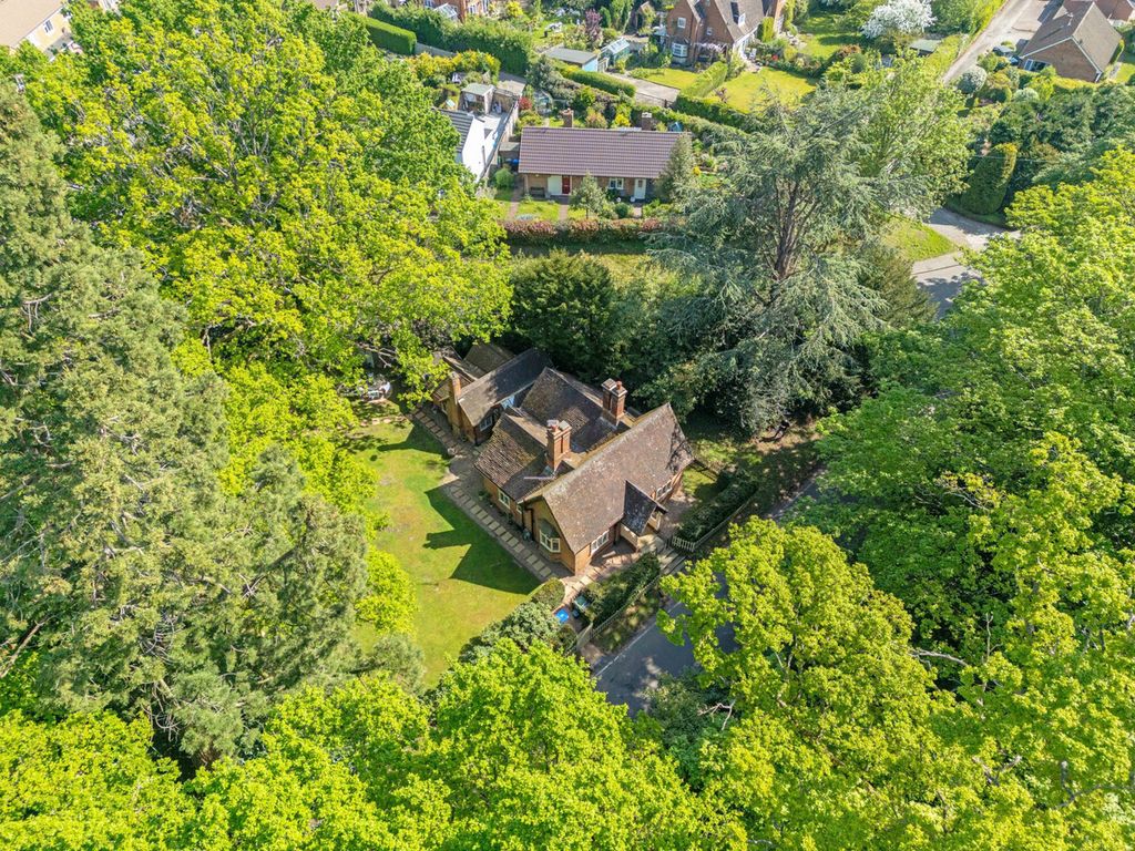 Property photo 3 of 40