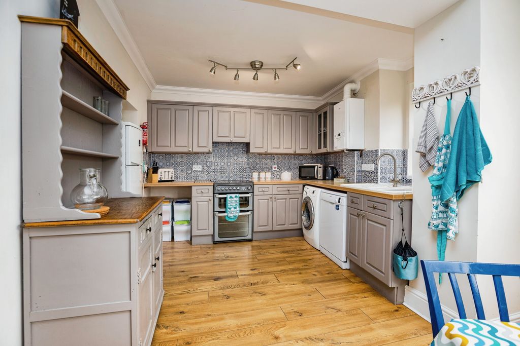 Additional image 5 of 5 bed property to rentCardigan SA43