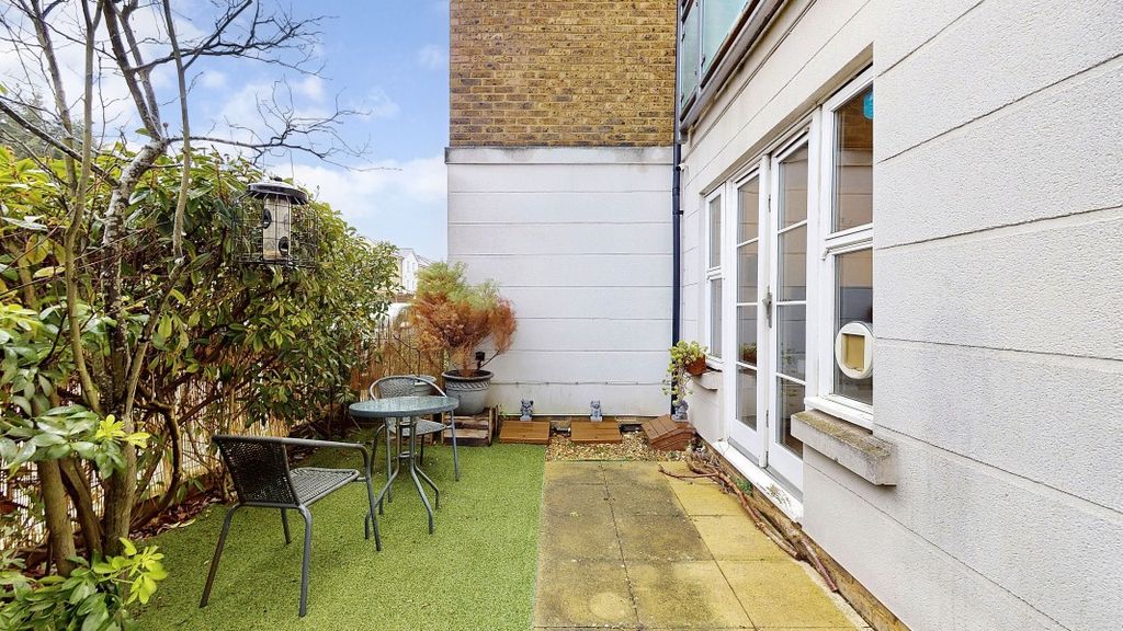 Property photo 2 of 9