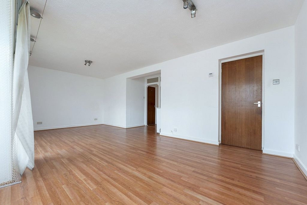 Property photo 2 of 16 Picture No. 04