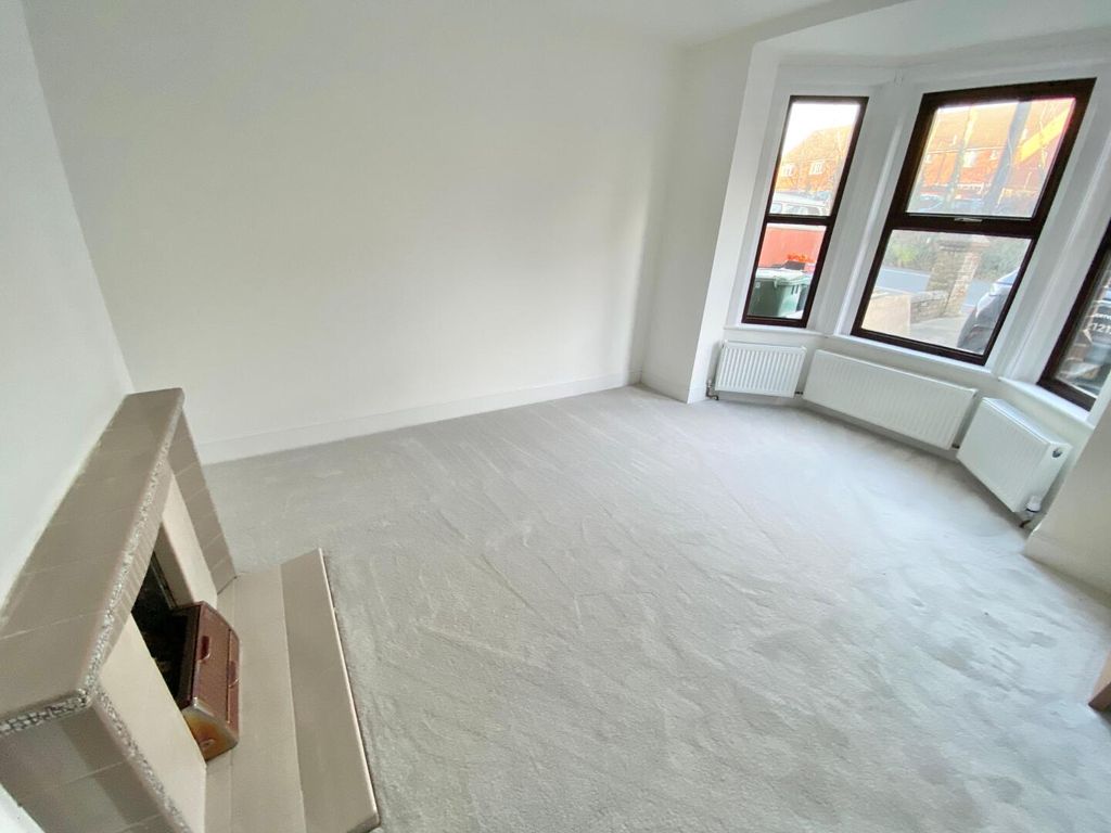 Property photo 2 of 8 Living Room