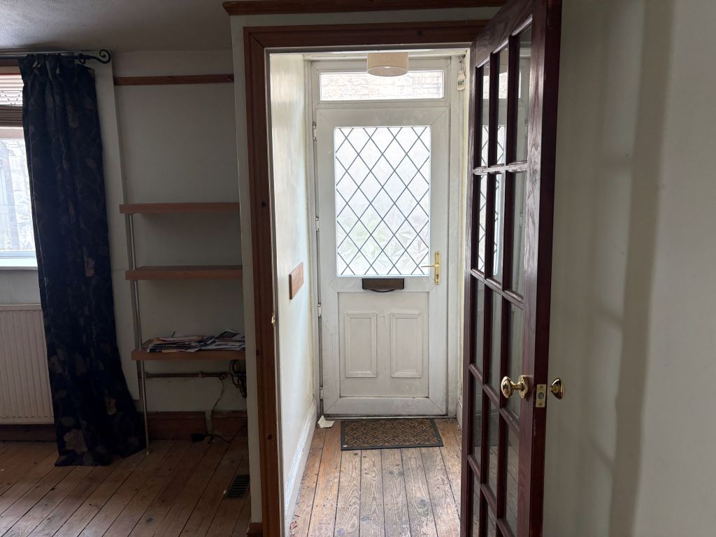 Property photo 2 of 21