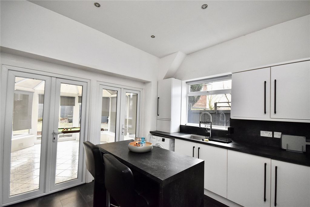 Property photo 3 of 13 Kitchen