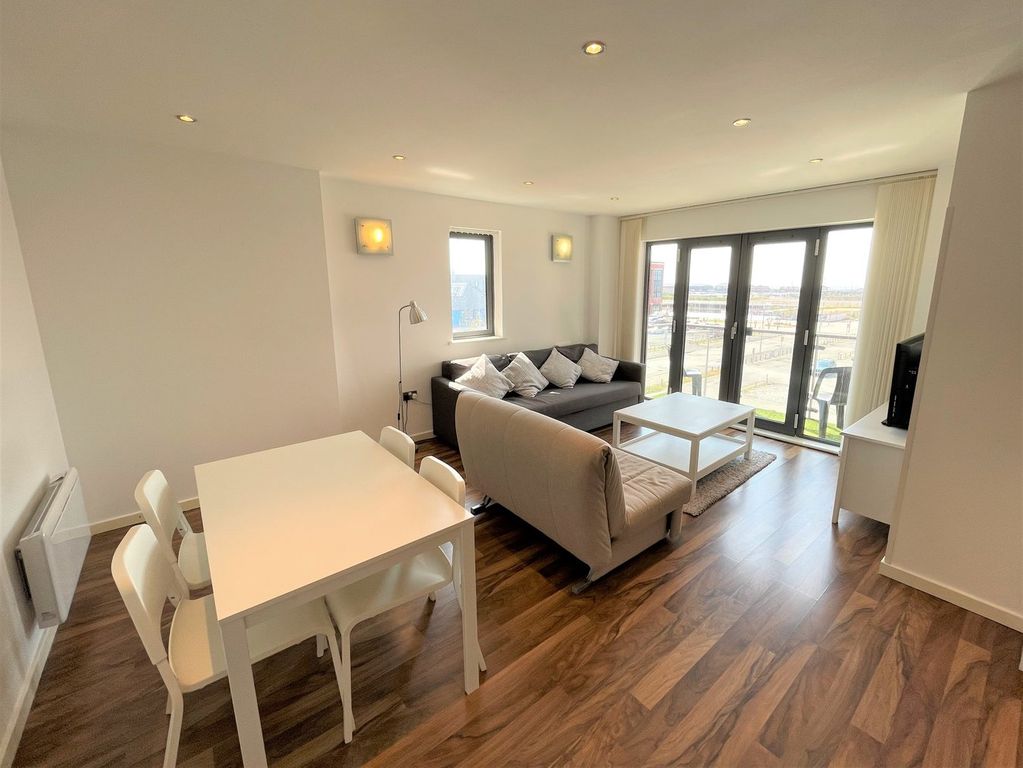 Property photo 3 of 12