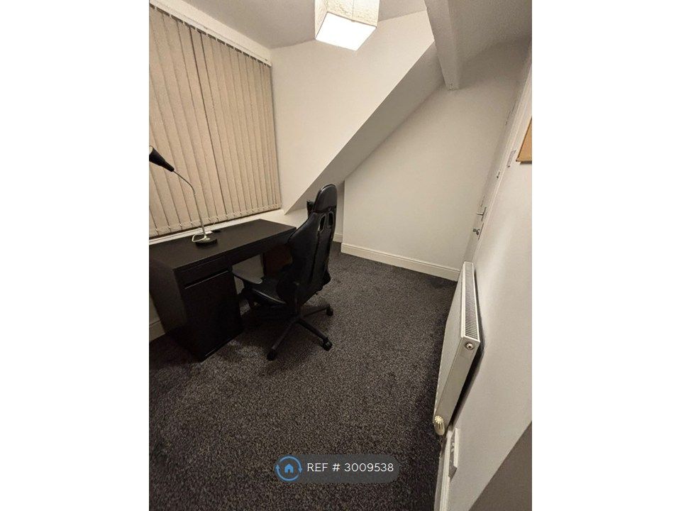 Property photo 1 of 11 Room For Rent