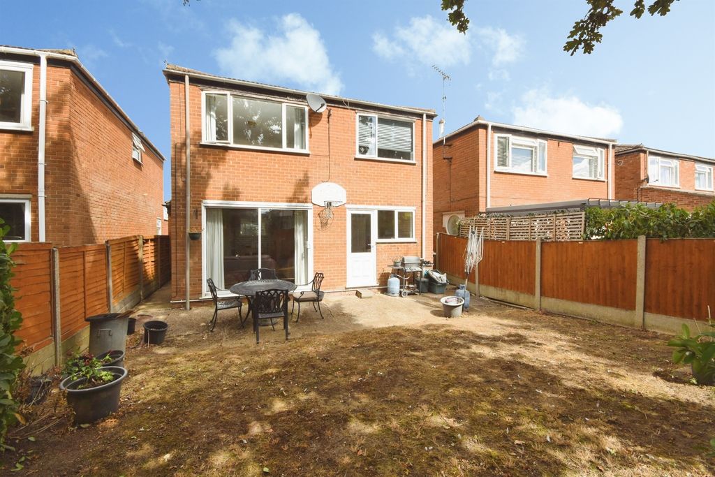 Property photo 2 of 18