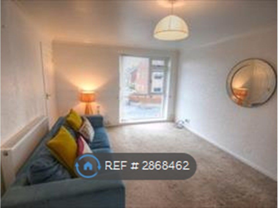 Property photo 2 of 6 Living Room