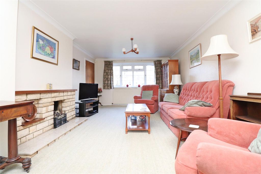 Property photo 2 of 14 Kc Lounge.Jpg