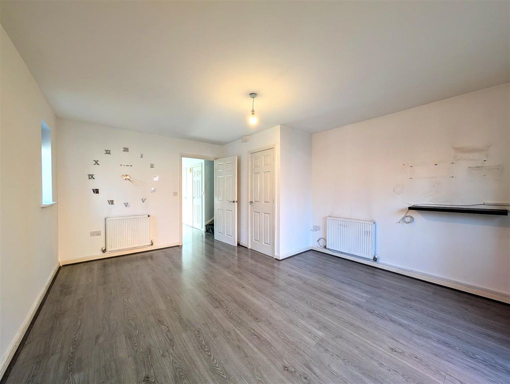 Property photo 3 of 20 Lounge 3.Jpg