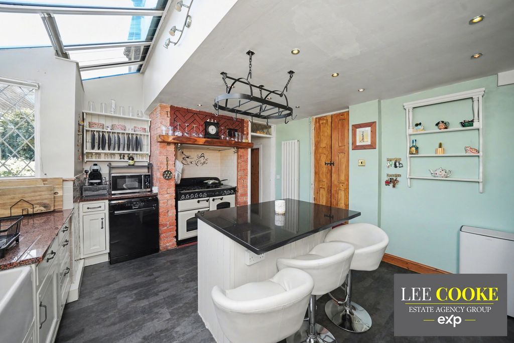Property photo 2 of 47