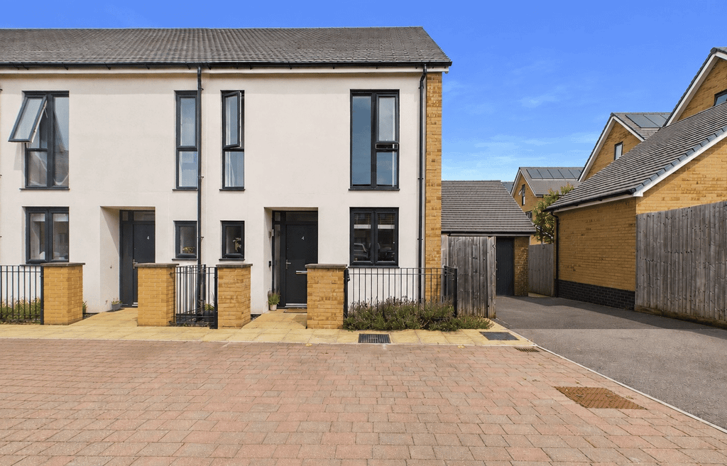 Property photo 1 of 18