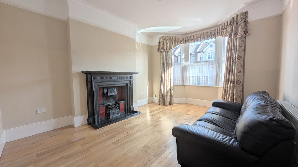 Property photo 2 of 21