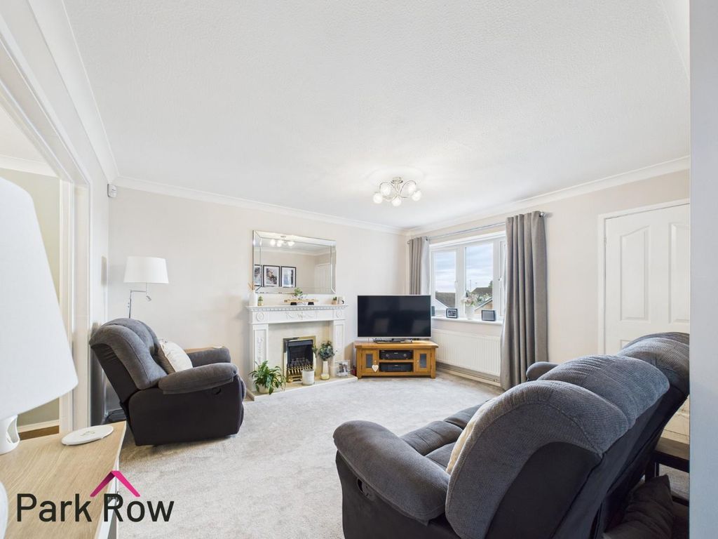 Property photo 2 of 23