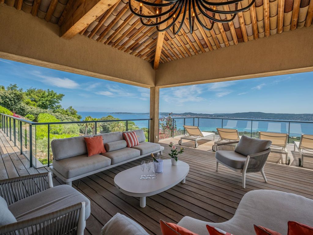 Property photo 1 of 17 Grimaud: Exceptional Villa With Panoramic Views Of The Gulf Of Saint-Tropez