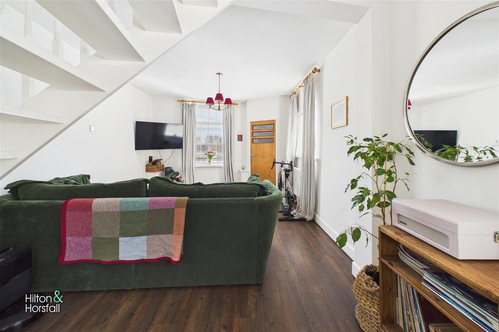 Property photo 3 of 17 Church Street