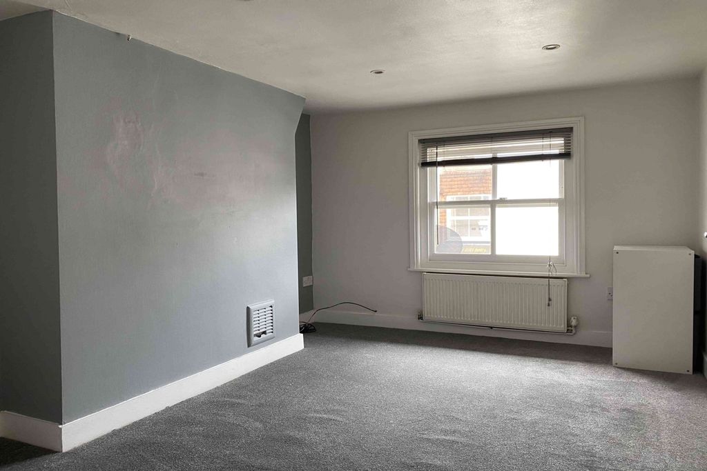 Property photo 3 of 6 Living Room