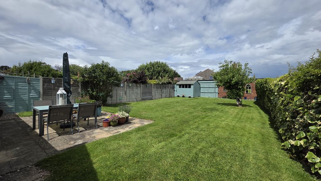 Property photo 2 of 27