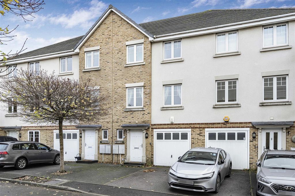 Property photo 1 of 16 External