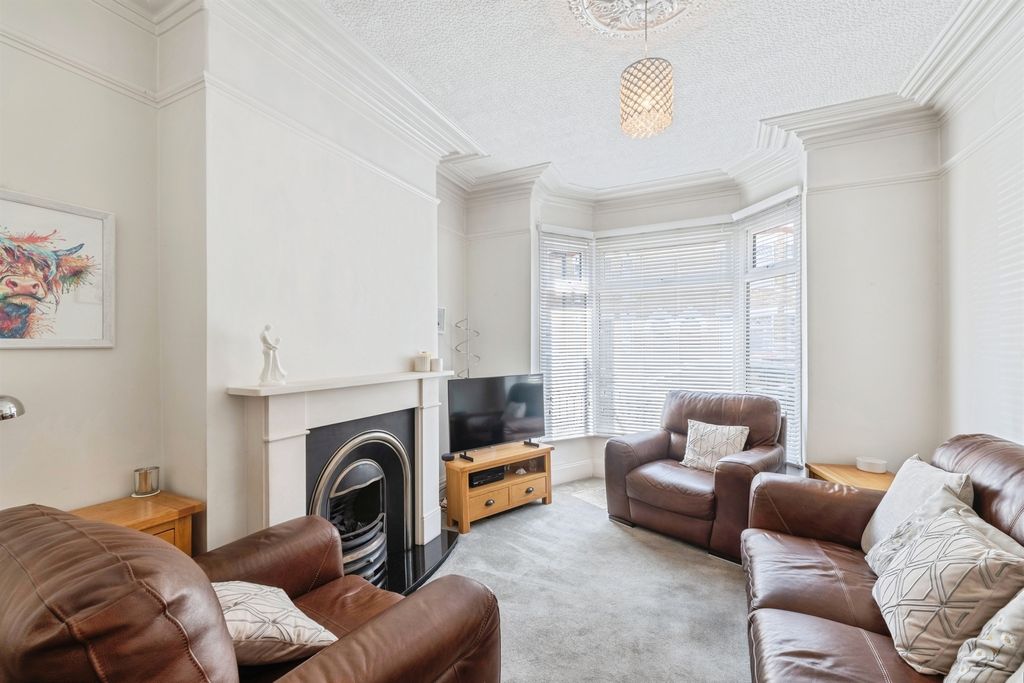 Property photo 3 of 18