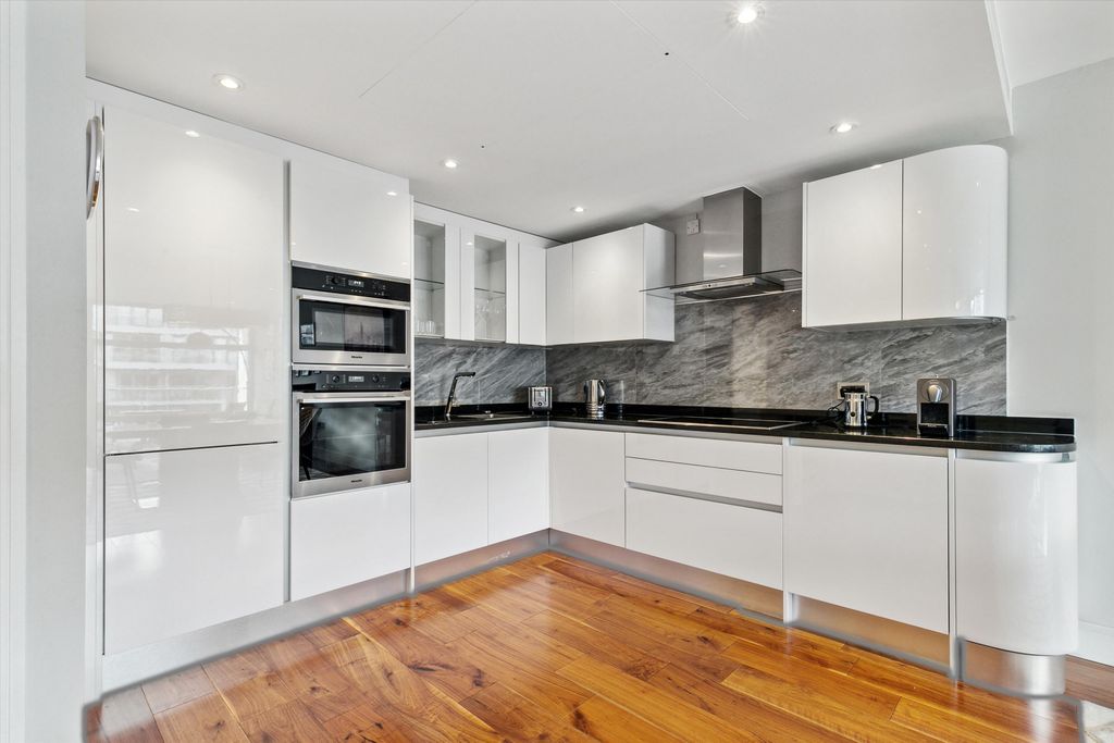 Property photo 3 of 16 Image