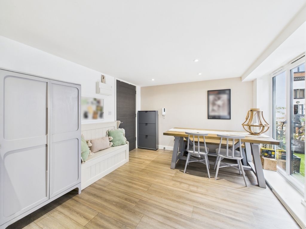 Property photo 3 of 10 Derngate