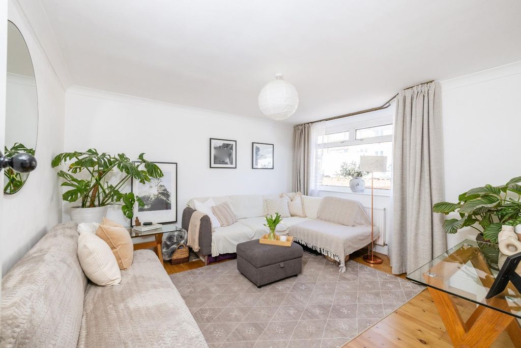 Property photo 3 of 37 Char6160-Hdr.Jpg