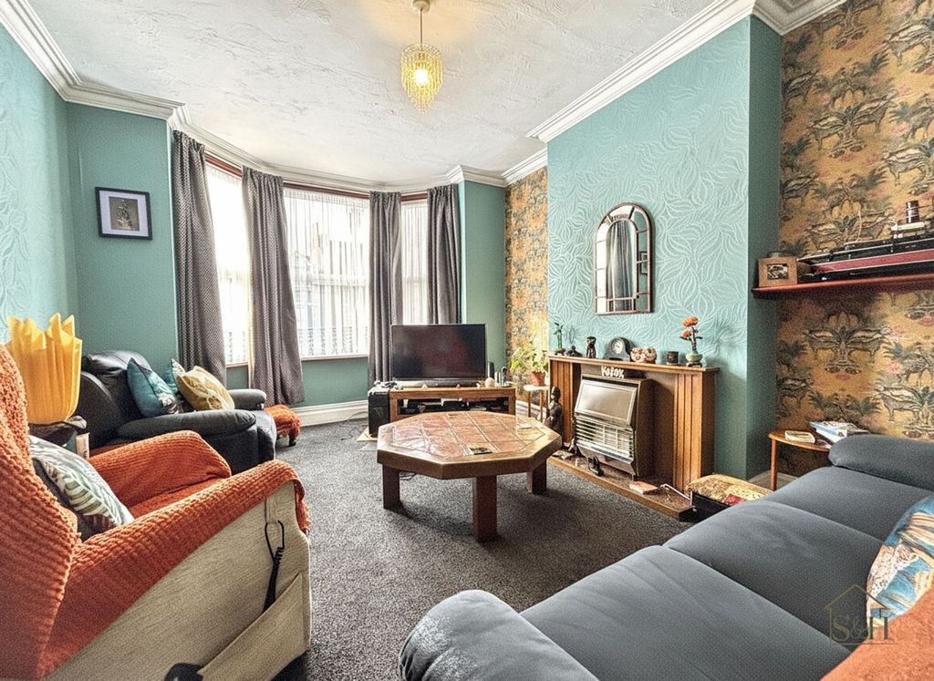 Property photo 2 of 17