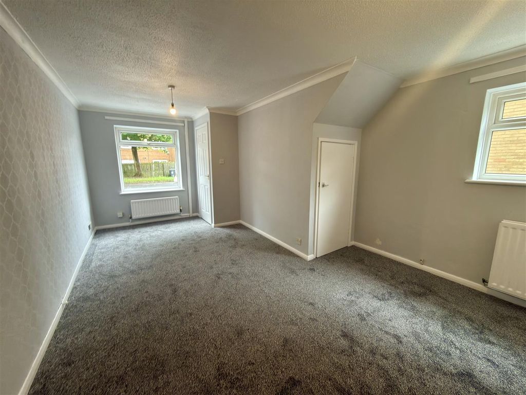 Property photo 2 of 8 Lounge/Dining Room