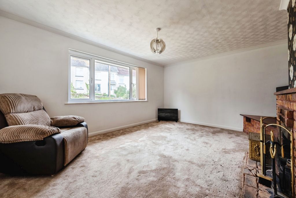 Property photo 3 of 20 Pbox-Img.Jpg