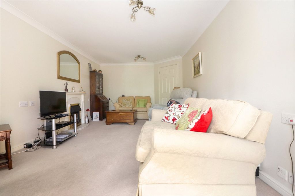 Property photo 3 of 11 Picture No. 13