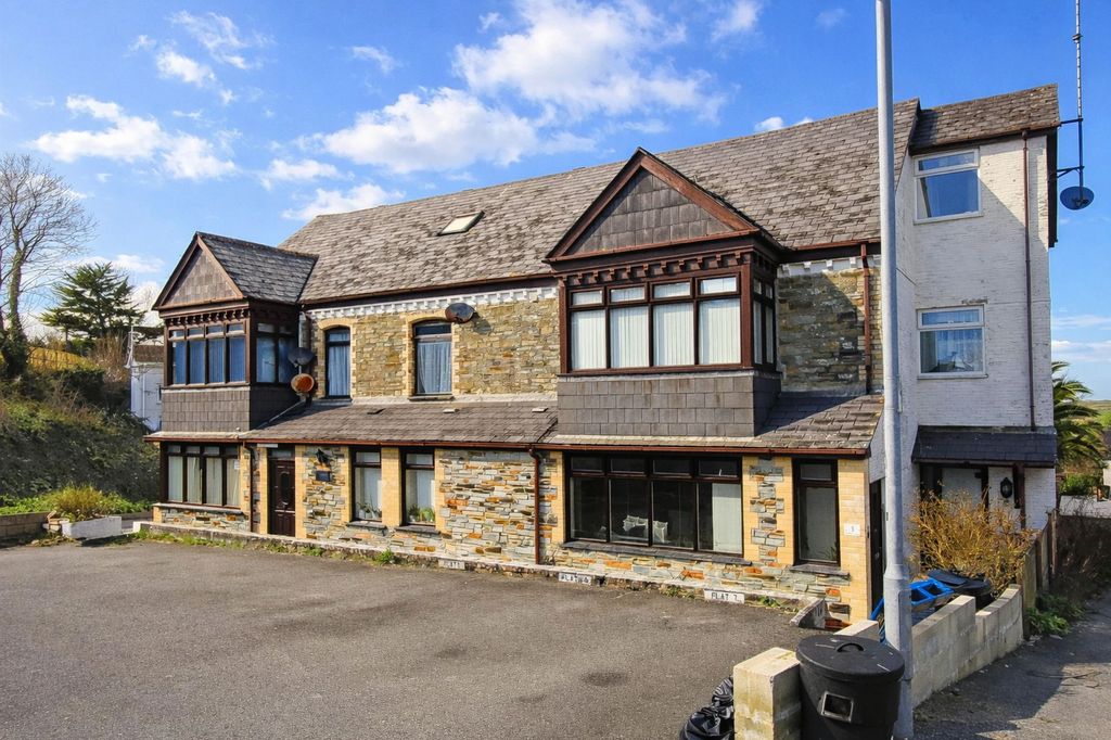 Property photo 1 of 25 External