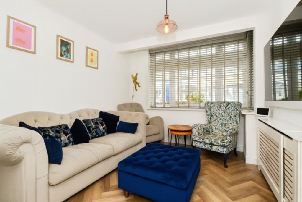 Property photo 3 of 19