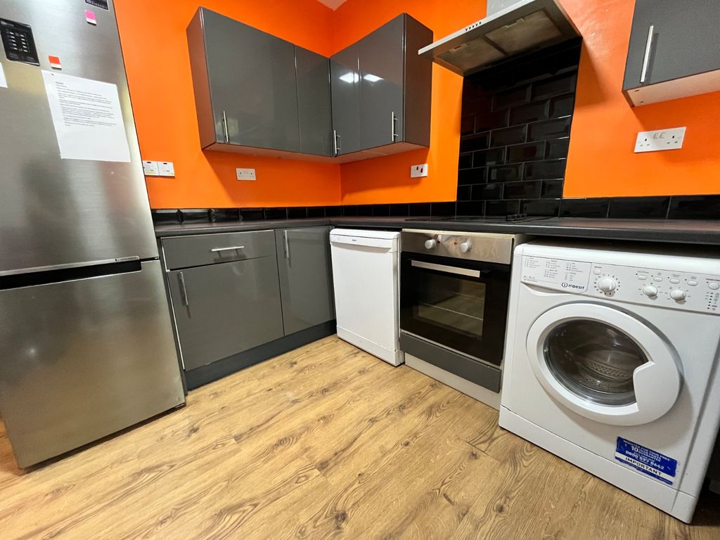 Property photo 2 of 11 Picture No. 08