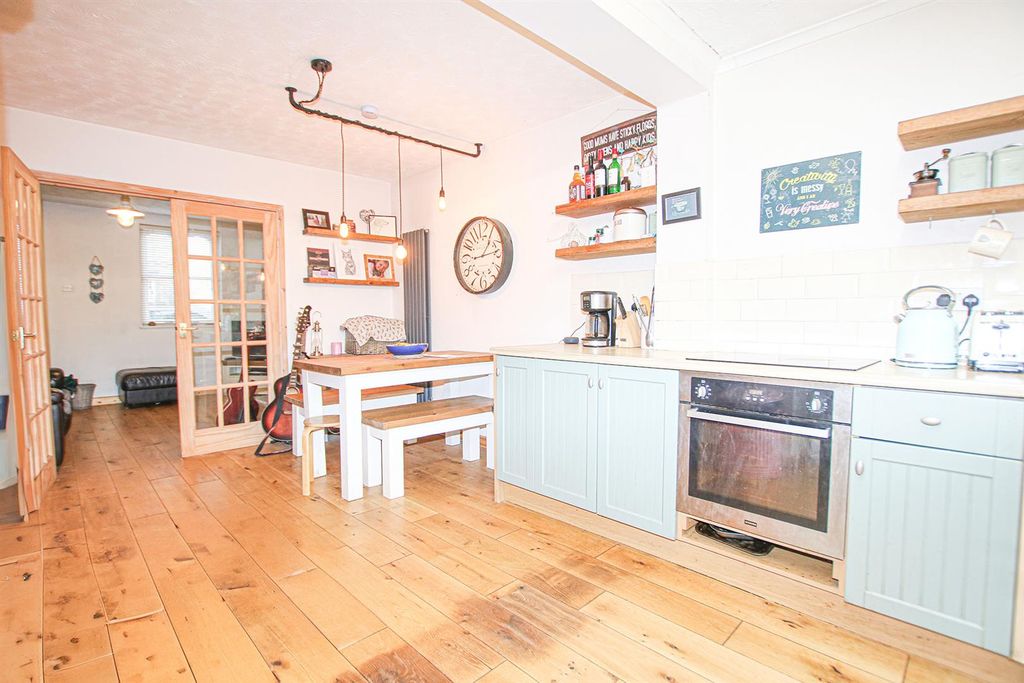 Property photo 2 of 14 Img_8253 Kit.Jpg