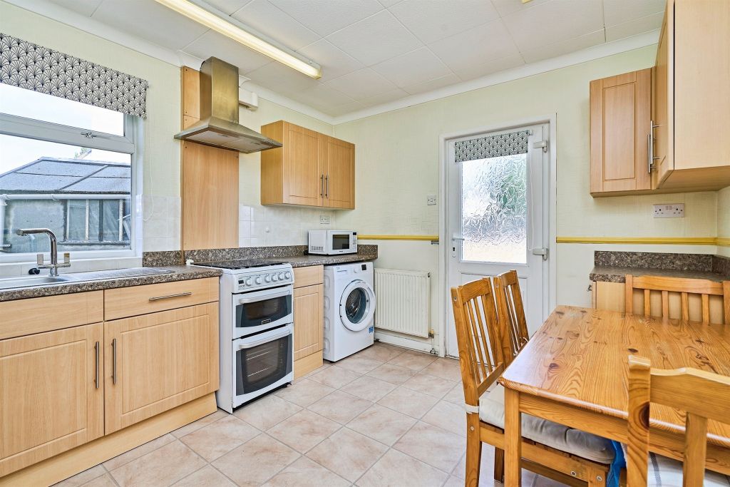 Property photo 3 of 28