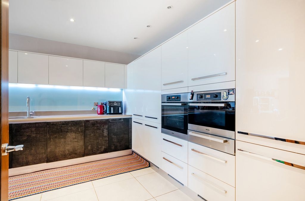 Additional image 6 of 2 bed flat for saleMarine Parade, Worthing, West Sussex BN11