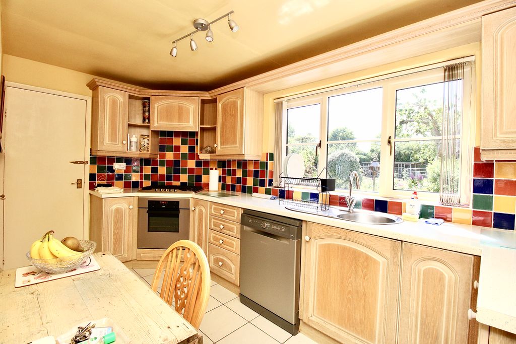 Property photo 3 of 18