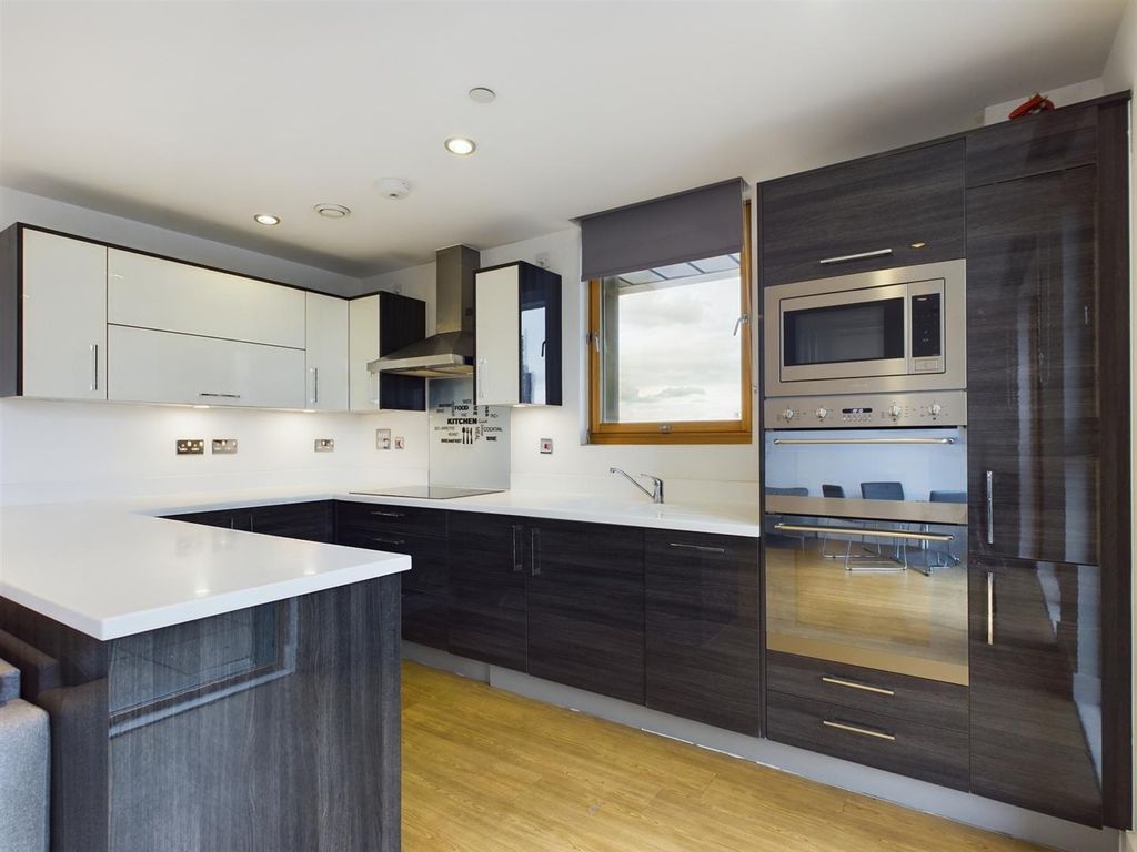 Property photo 1 of 13 Cam02664G0-Pr0062-Still010.Jpg