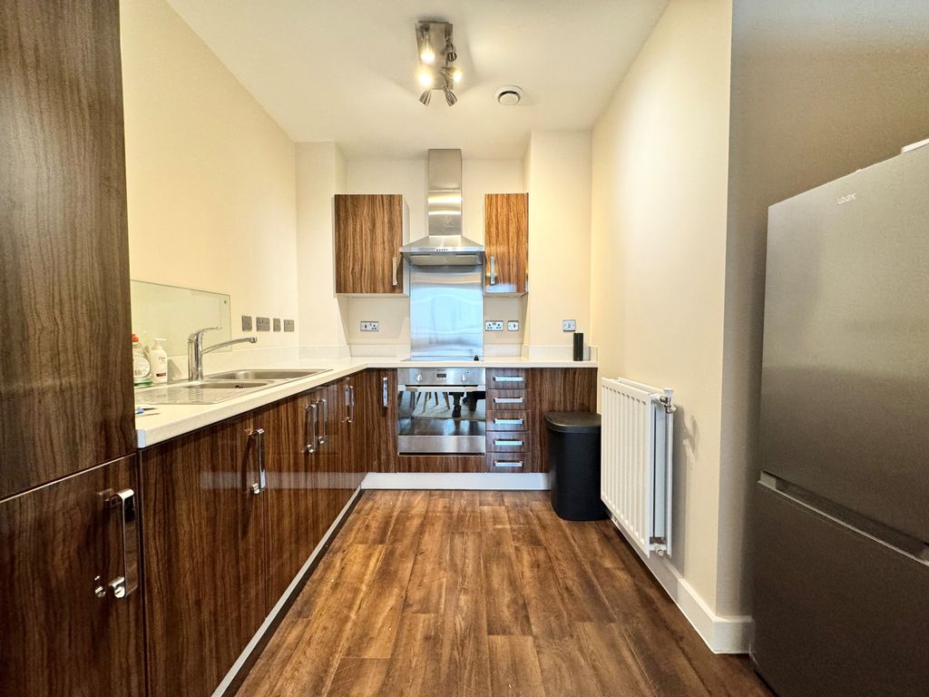 Property photo 3 of 11 Kitchen