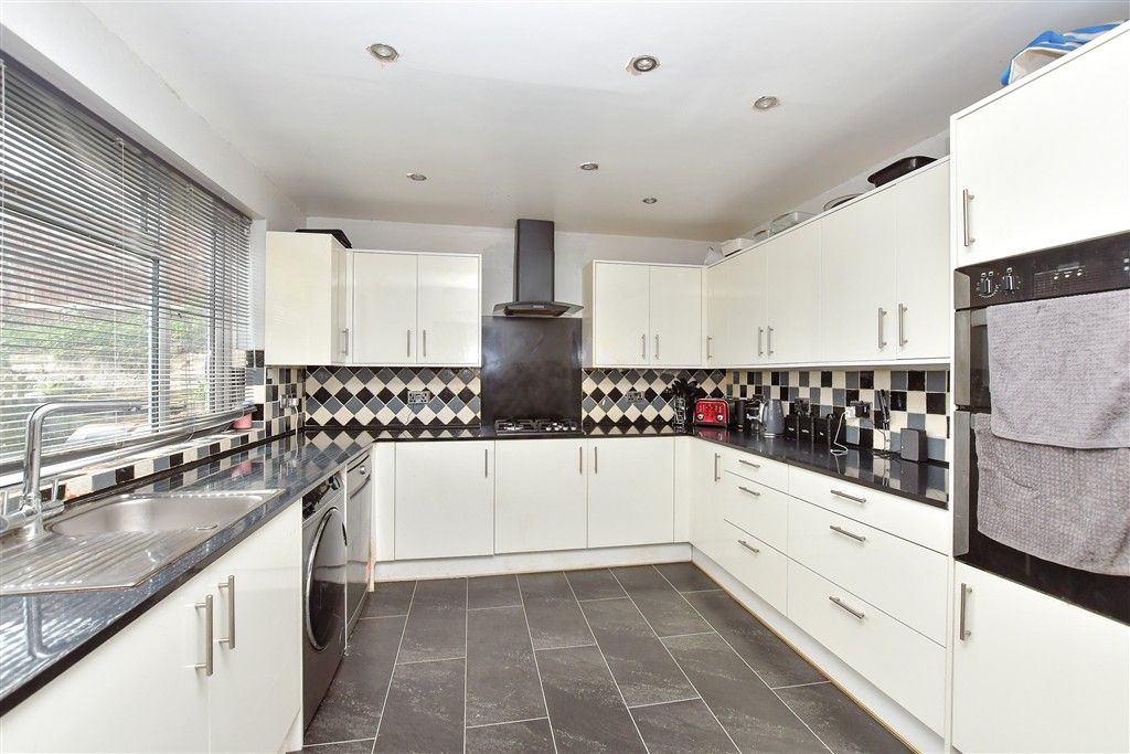 Property photo 3 of 13 Kitchen