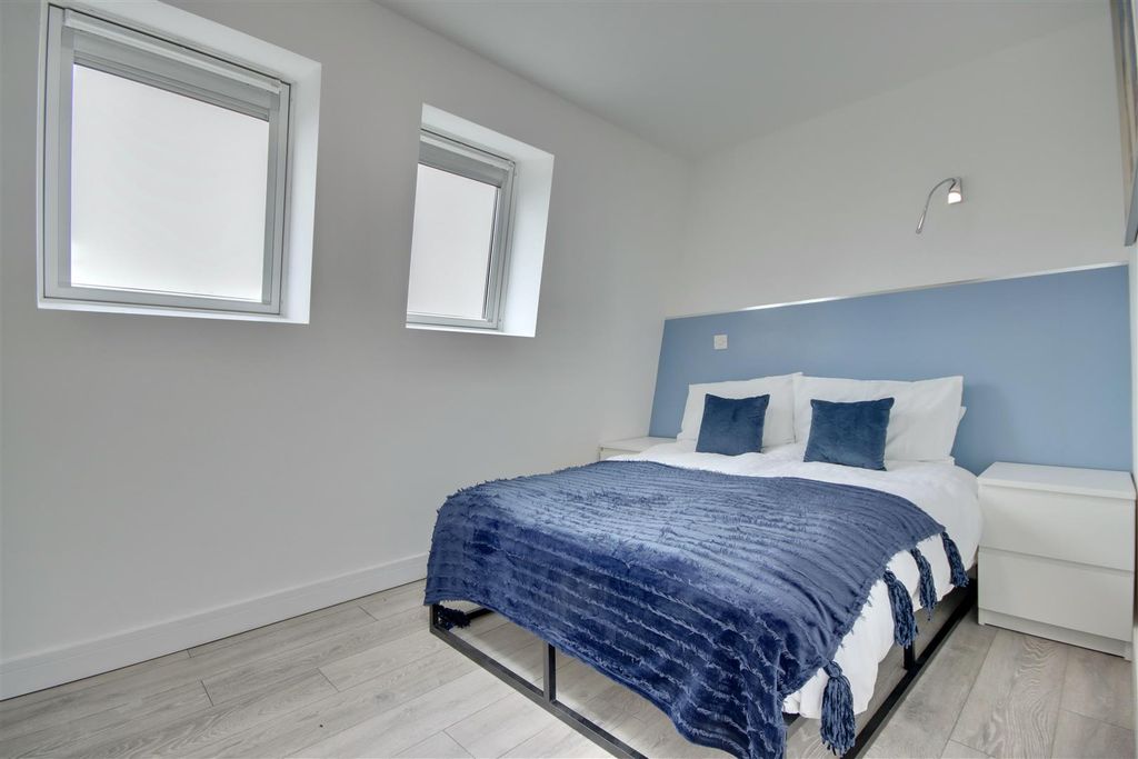 Property photo 1 of 8 Bde97B52-A231-496B-8Dff-23Af35481F3D_1_201_A.Jpeg