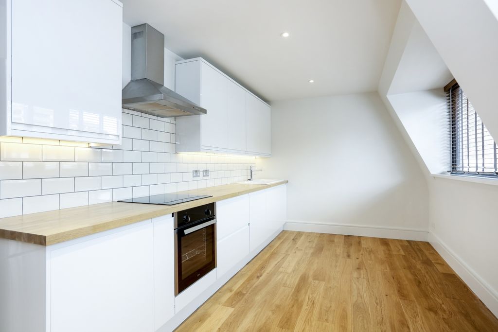 Property photo 2 of 8 Kitchen