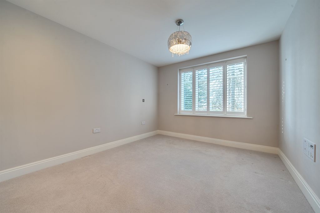 Additional image 10 of 2 bed flat for saleUplands Park Road, Enfield EN2