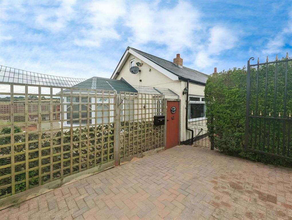 Property photo 2 of 21