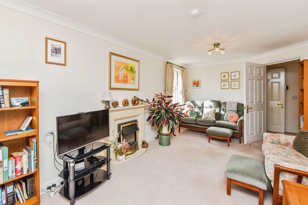 Property photo 3 of 16